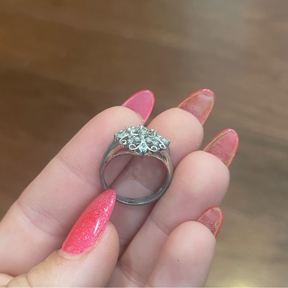 Cubic Zirconia Stone Pure sterling silver Ring - size 7 - Picture 4 of 4
